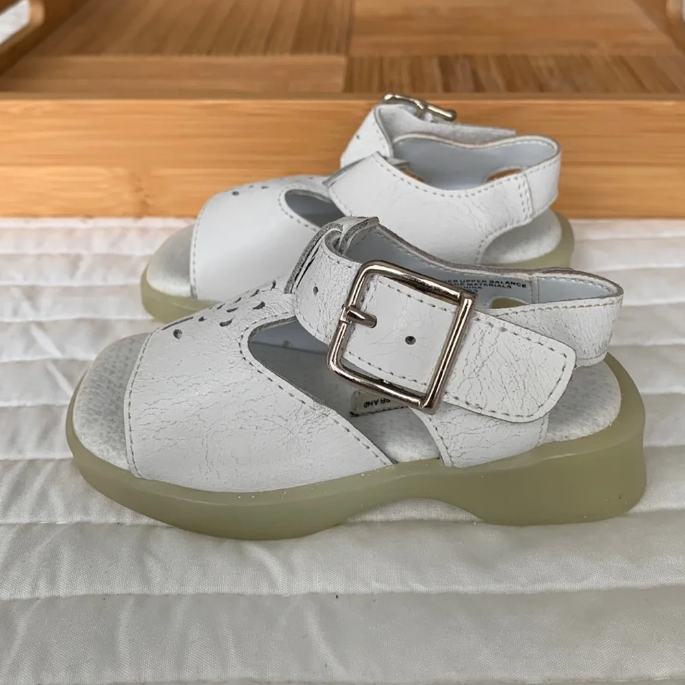 Cherokee vintage sandals